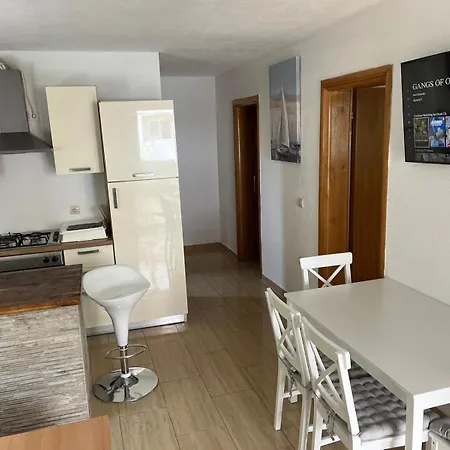 Vucemil Apartment *